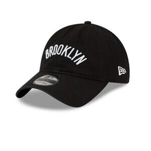 NWT New Era Men's Brooklyn Nets Core Classic 9TWENTY Adjustable Cap Black/White